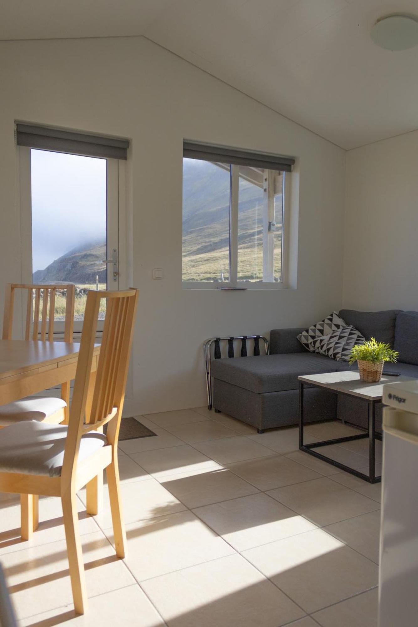 Urdartindur Guesthouse And Cottages Northurfjorthur Dış mekan fotoğraf