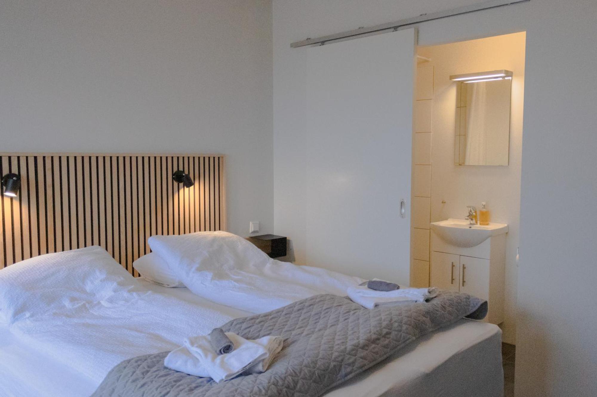 Urdartindur Guesthouse And Cottages Northurfjorthur Oda fotoğraf