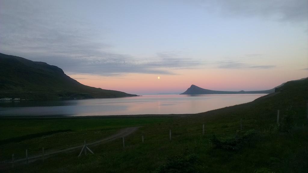 Urdartindur Guesthouse And Cottages Northurfjorthur Dış mekan fotoğraf